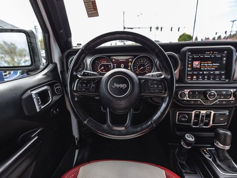 Used 2021 Jeep Gladiator Willys image 25