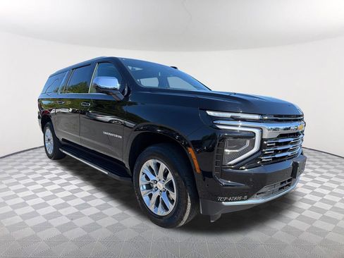 Used 2025 Chevrolet Suburban Premier w/ Sun And Tow Package RWD image 3