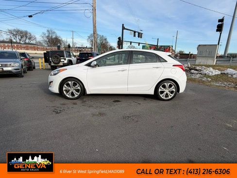 Used 2014 Hyundai Elantra GT w/ Option Group 03 image 6