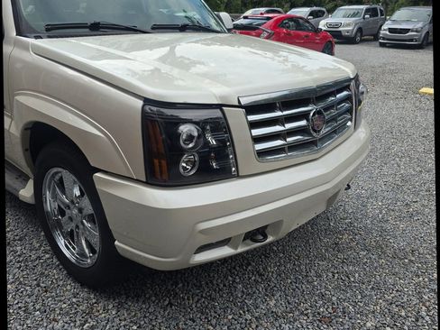 Used 2006 Cadillac Escalade AWD image 4
