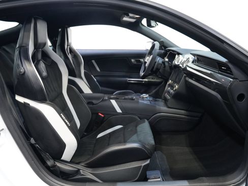 Used 2020 Ford Mustang Shelby GT500 w/ Carbon Fiber Track Pack RWD image 31