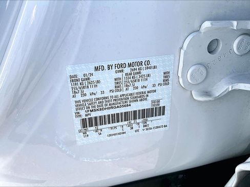 Used 2024 Ford Explorer XLT w/ Equipment Group 202A image 19