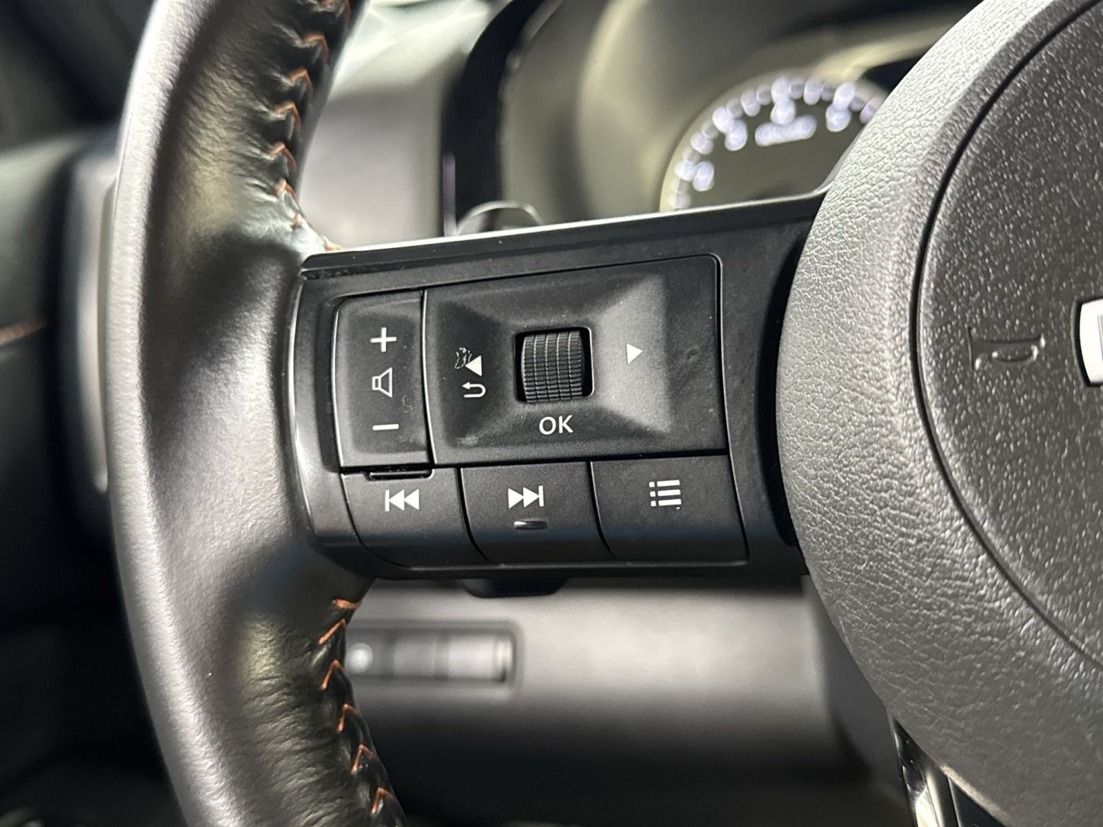 Used 2024 Nissan Pathfinder Rock Creek AWD/4WD image 46