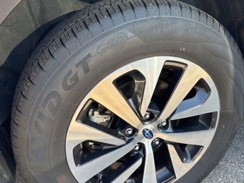 Used 2025 Subaru Outback Premium AWD/4WD image 14