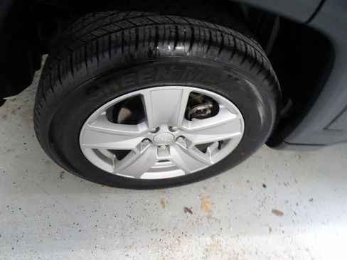 Used 2022 Jeep Compass Latitude image 27