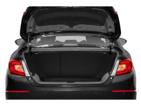 Used 2018 Honda Accord Touring image 12