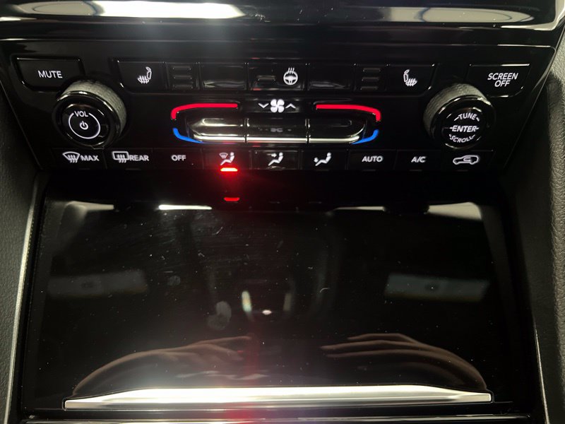 Used 2025 Jeep Grand Cherokee Altitude AWD/4WD image 28