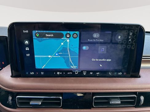 Used 2025 Lincoln Aviator Reserve w/ Jet Appearance Package AWD/4WD image 17