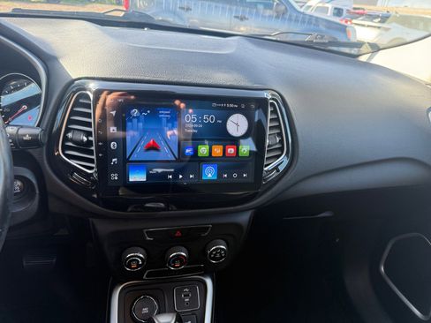 Used 2017 Jeep Compass Latitude image 21