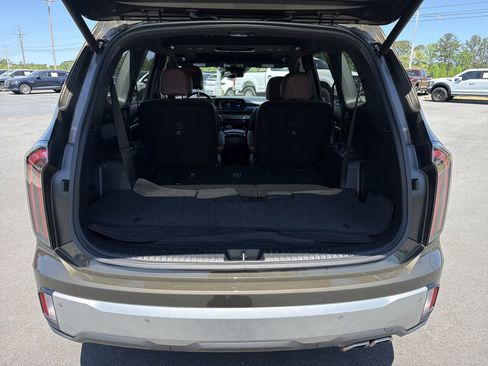 Used 2024 Kia Telluride EX w/ EX Captain's Chair Package FWD image 28