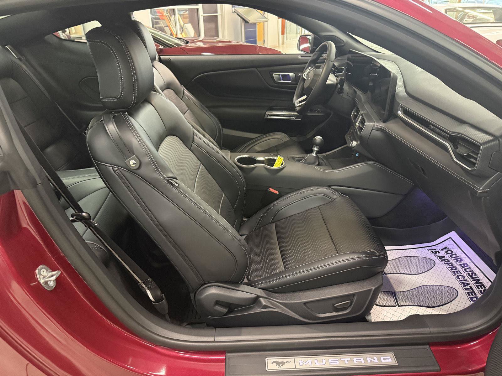 Used 2025 Ford Mustang GT Premium RWD image 33