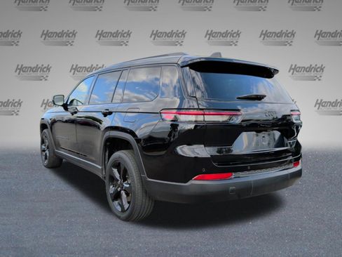 Used 2023 Jeep Grand Cherokee L Laredo image 9