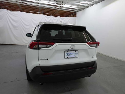 Used 2023 Toyota RAV4 LE AWD/4WD image 7