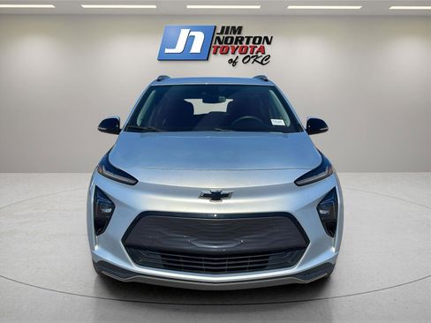 Used 2023 Chevrolet Bolt EUV LT w/ Driver Confidence Package image 2