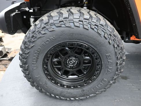 New 2025 Jeep Gladiator Sport image 32