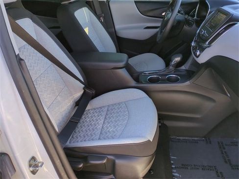 Used 2022 Chevrolet Equinox LS image 27