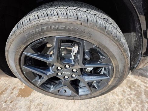 Used 2024 Chevrolet Traverse RS image 27