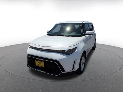 Used 2025 Kia Soul LX w/ LX Technology Package FWD image 7