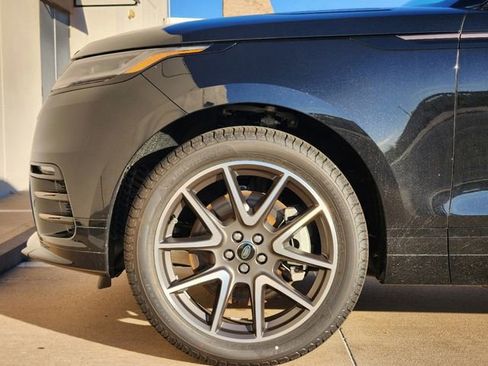New 2025 Land Rover Range Rover Velar Dynamic SE AWD/4WD image 6