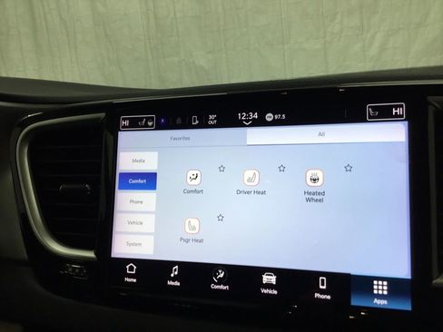 Used 2023 Chrysler Pacifica Touring-L image 29