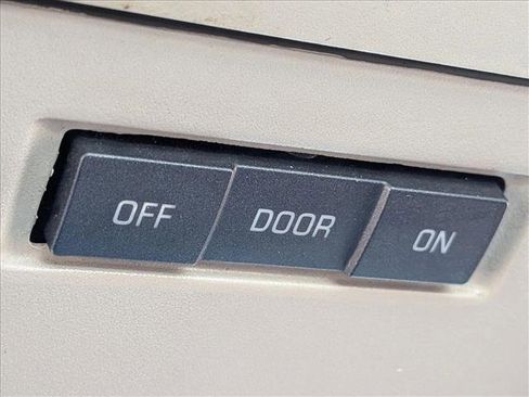 Used 2016 GMC Sierra 1500 2WD Regular Cab image 16