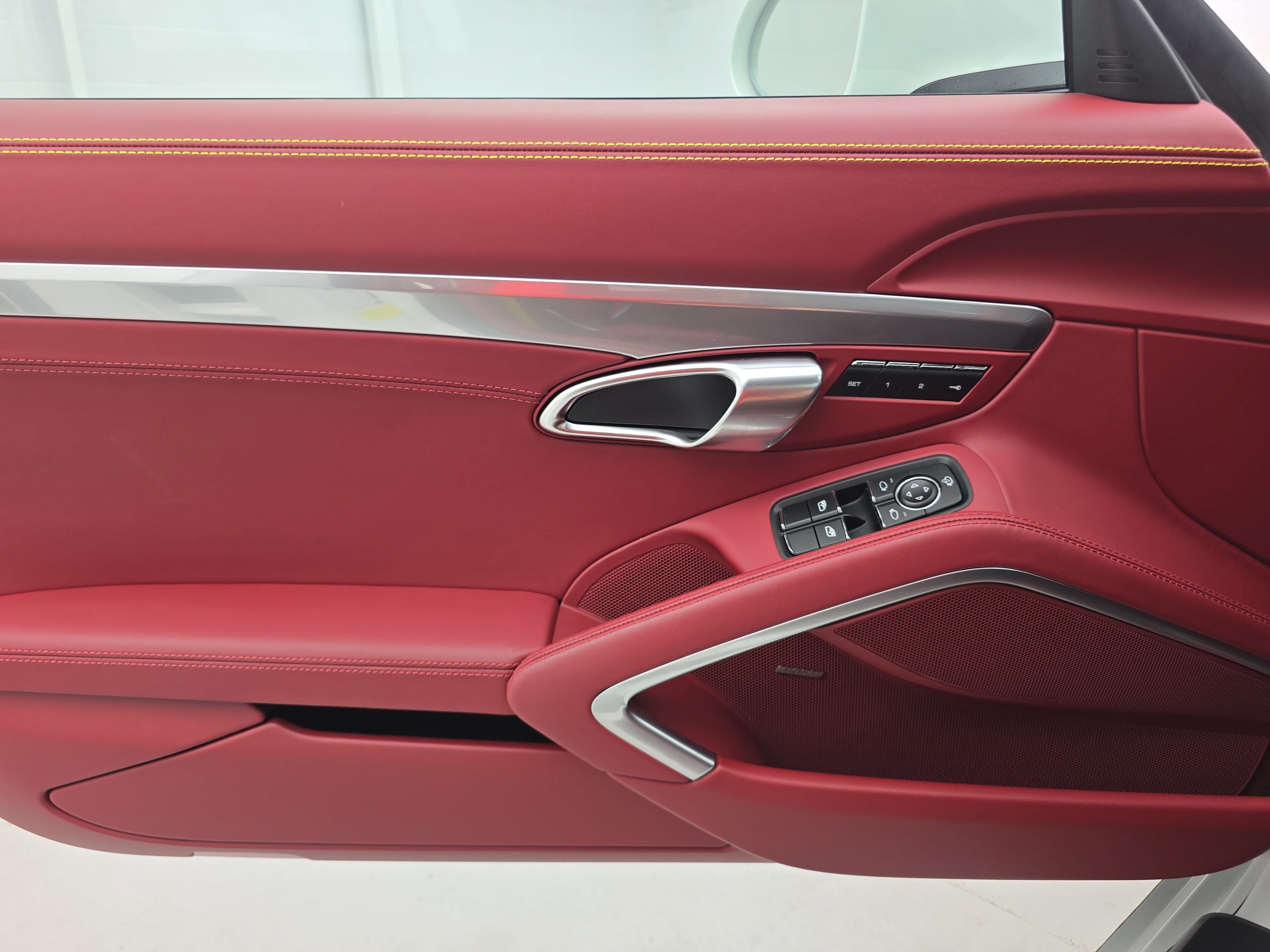 Certified 2025 Porsche 718 Cayman S RWD image 24