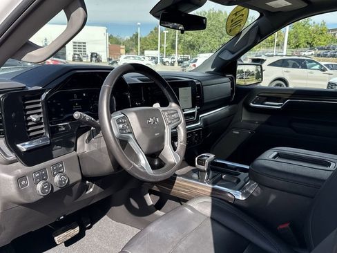 Used 2022 Chevrolet Silverado 1500 LT Trail Boss w/ LT Trail Boss Premium Package AWD/4WD image 14