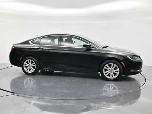 Used 2015 Chrysler 200 Limited FWD image 4