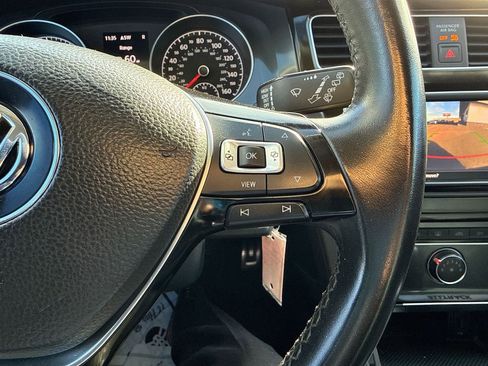 Used 2019 Volkswagen Golf Alltrack S image 24