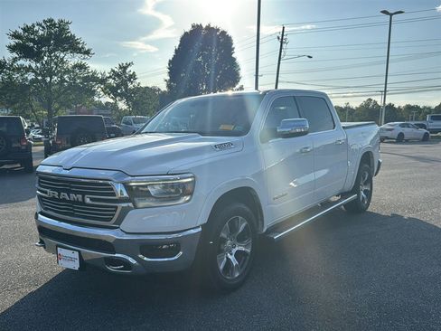 Used 2022 RAM 1500 Laramie AWD/4WD image 2