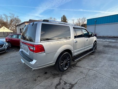 Used 2016 Lincoln Navigator L Select image 11
