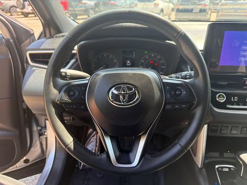 Used 2024 Toyota Corolla Cross AWD Hybrid image 27
