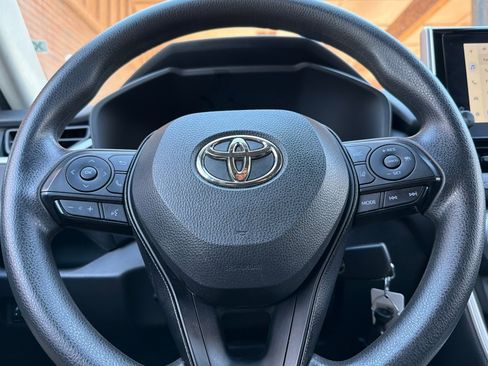 Used 2024 Toyota RAV4 LE image 22