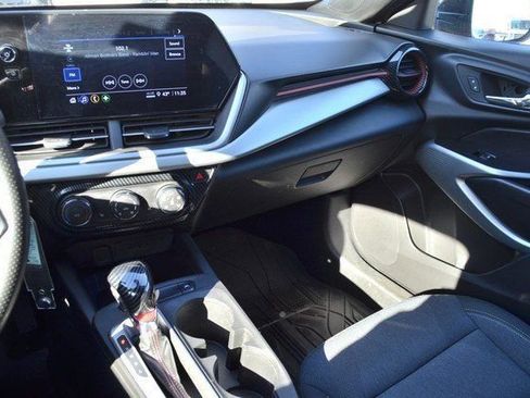 Used 2024 Chevrolet Trax RS image 24