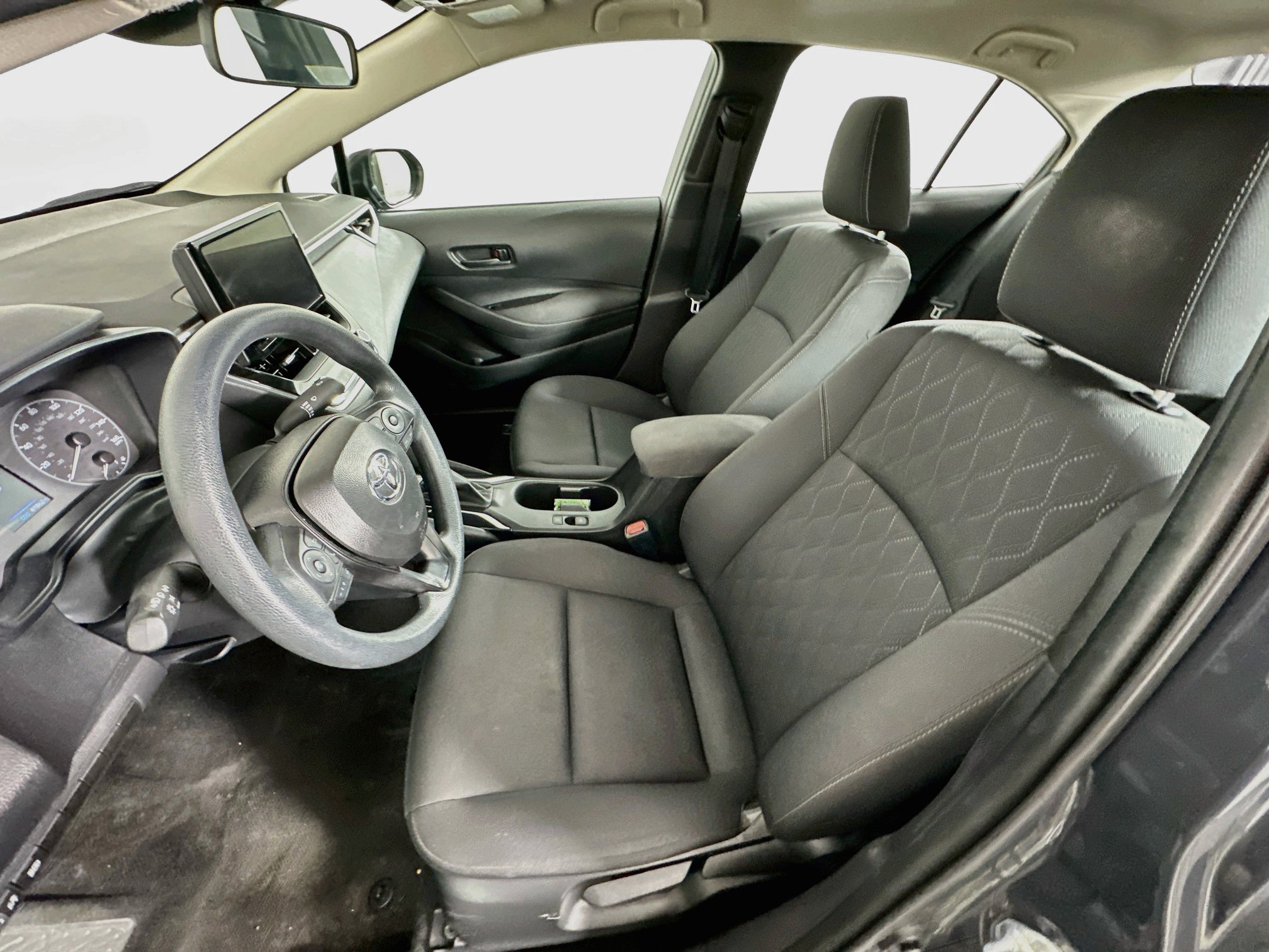 Used 2025 Toyota Corolla LE FWD image 13