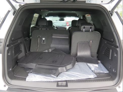 New 2026 Chevrolet Traverse LT w/ Enhanced Driving Package image 15