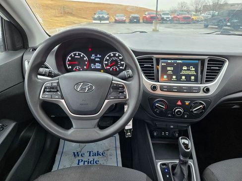 Used 2022 Hyundai Accent SEL FWD image 18