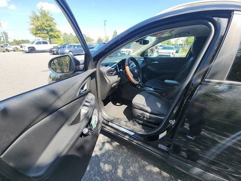 Used 2022 Buick Encore GX Select w/ Advanced Technology Package FWD image 18
