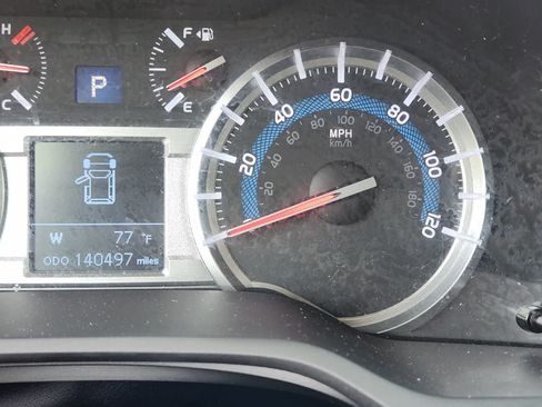 Used 2018 Toyota 4Runner TRD Off-Road Premium AWD/4WD image 14