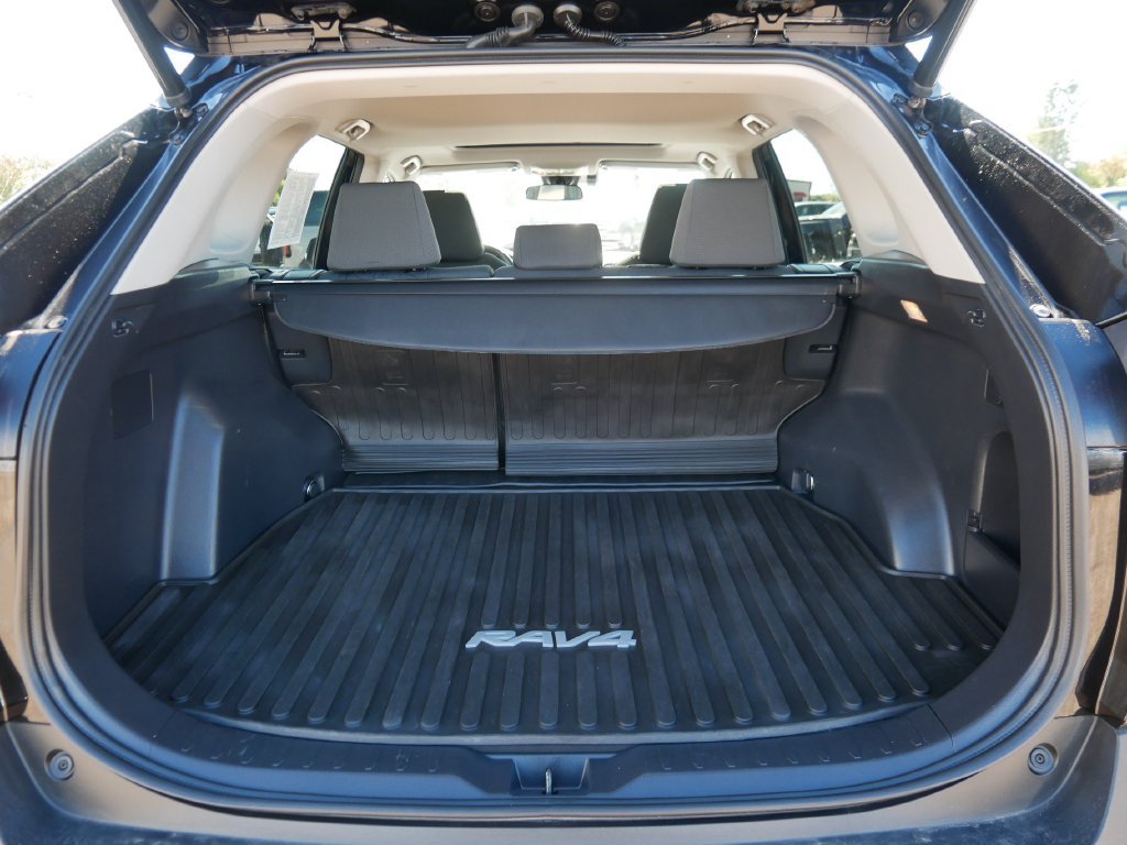 Used 2021 Toyota RAV4 XLE w/ Convenience Package AWD/4WD image 11
