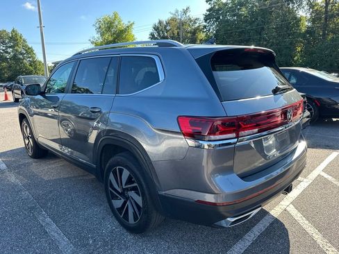 Used 2024 Volkswagen Atlas SEL AWD/4WD image 4