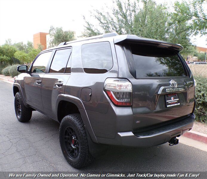 Used 2020 Toyota 4Runner SR5 AWD/4WD image 6