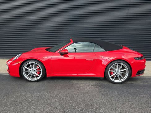 Used 2024 Porsche 911 Carrera S image 2