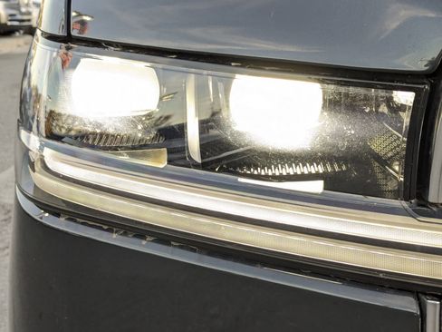 Certified 2025 Lincoln Navigator Reserve image 11