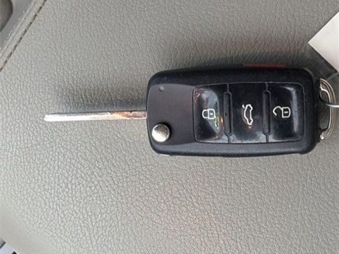 Used 2013 Volkswagen Passat 2.5 SE image 29