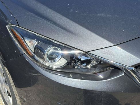 Used 2015 MAZDA MAZDA3 i SV FWD image 6