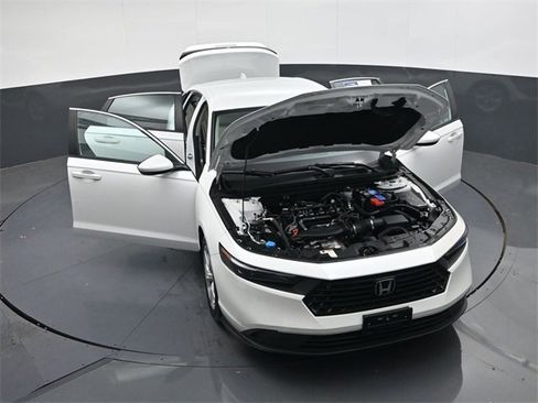 Used 2023 Honda Accord LX image 38