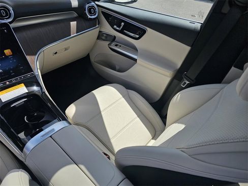 New 2025 Mercedes-Benz GLC 300 image 28
