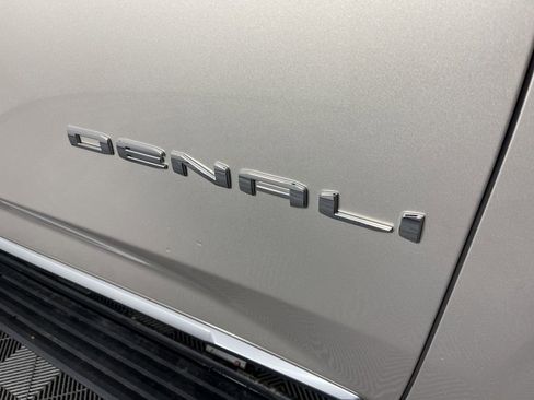 Used 2021 GMC Yukon Denali w/ Denali Premium Package image 16