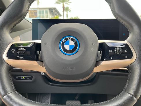 Used 2025 BMW iX xDrive50 AWD/4WD image 24